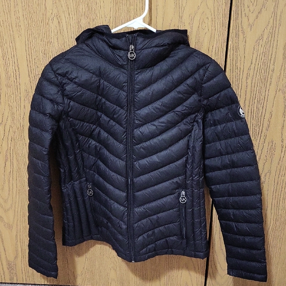 Michael Kors Women's Black Winter Puffer Jacket with Hood Down Fill Size Medium